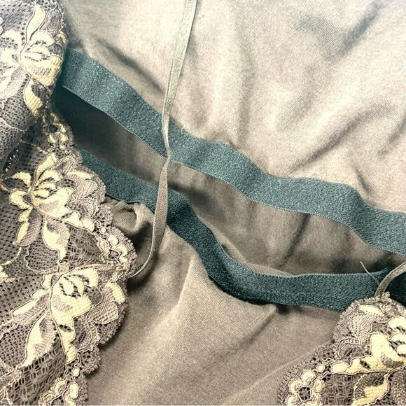 Lace Camisole Tank Top - Picture 4 of 9